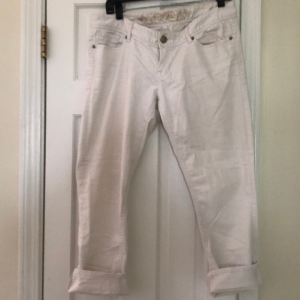 Express white jean capris